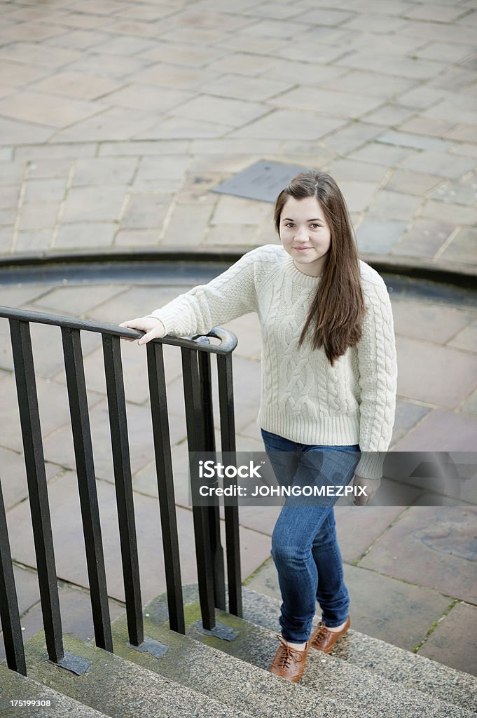 Девушка на шаги - Стоковые фото Активный образ жизни роялти-фри