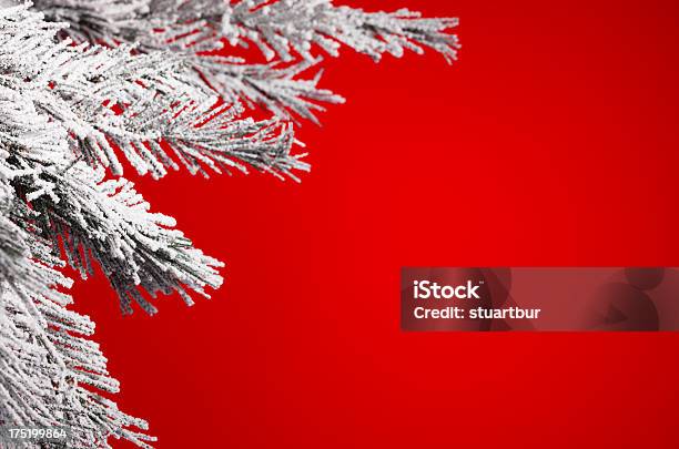 Árvore De Natal E Neve - Fotografias de stock e mais imagens de Artificial - Artificial, Comemoração - Evento, Culturas