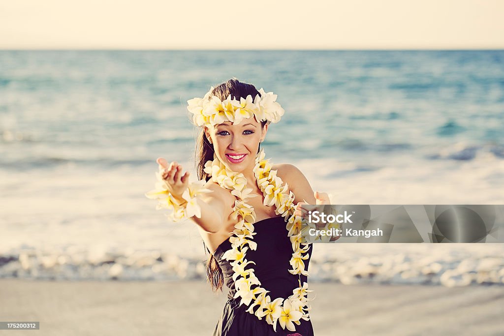 Bela jovem Dançarino de Hula - Royalty-free Adolescente Foto de stock