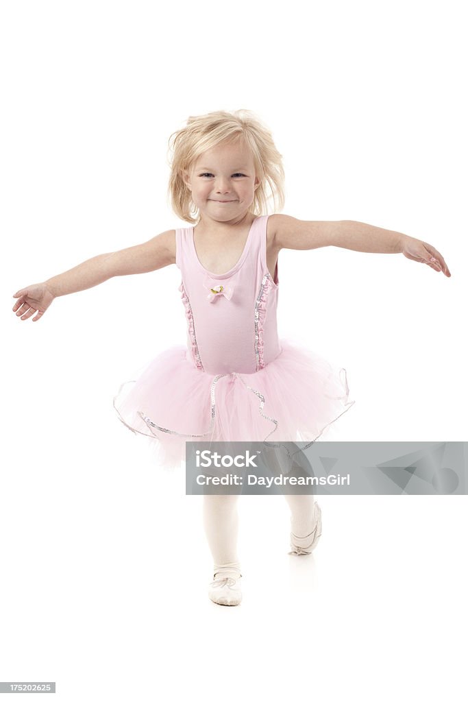Маленькая балерина Танцор девочка в розовой Балетная пачка - Стоковые фото Балетная пачка роялти-фри