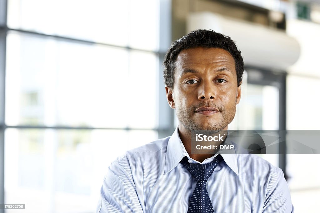 Confiant Homme d'affaires dans le bureau - Photo de Sérieux libre de droits