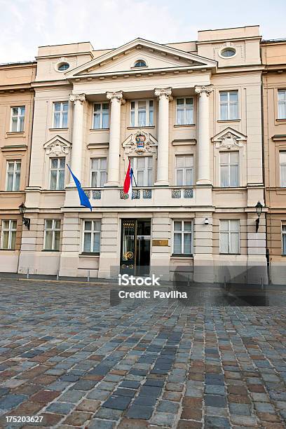 Edificio Del Parlamento En Zagreb San Marco Cuadrado Croacia Europa Foto de stock y más banco de imágenes de Aire libre