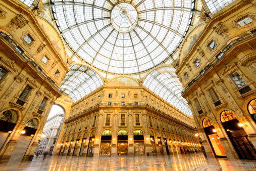 Galleria Vittorio Emanuele II, Milán, Italia photo