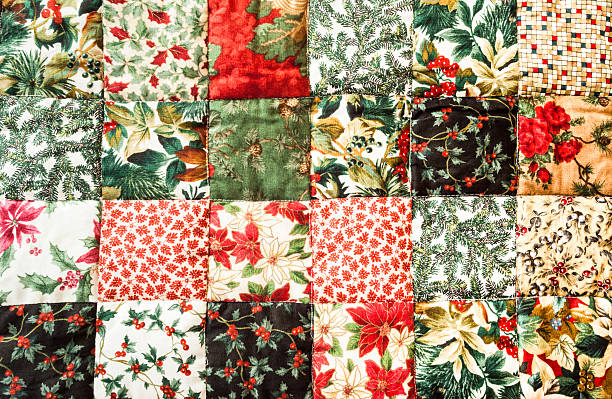 édredon - christmas quilt sewing patchwork photos et images de collection
