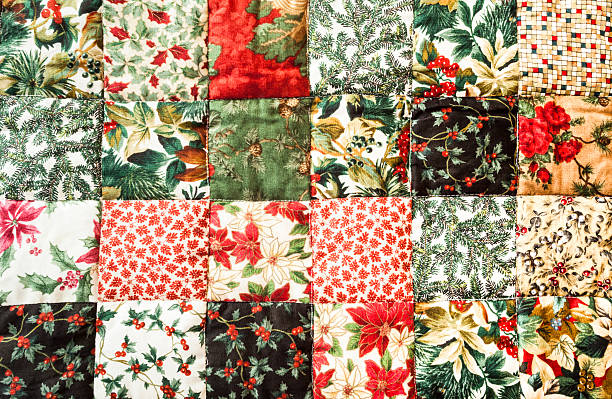 coberta acolchoada - christmas quilt craft patchwork imagens e fotografias de stock