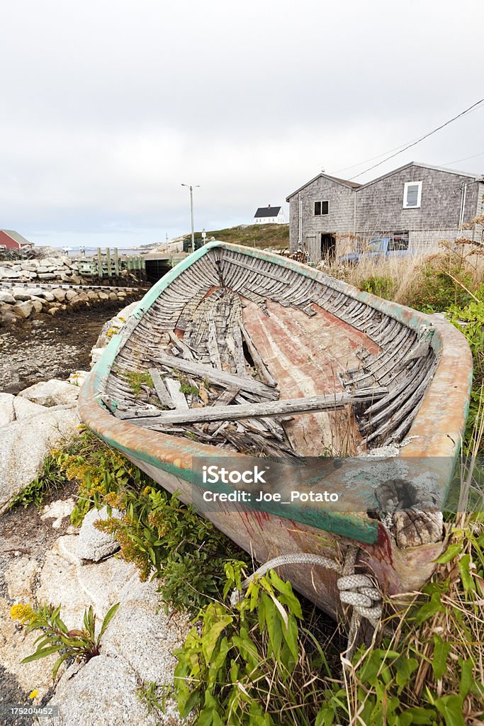 Antiguo la pesca en bote - Foto de stock de Abandonado libre de derechos