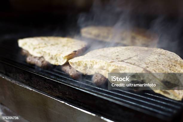 Kebab Di Cena - Fotografie stock e altre immagini di Alla griglia - Alla griglia, Carne, Carne di vitello