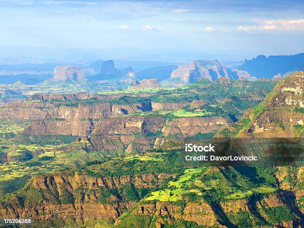Simien Canyon - Fotografias de stock e mais imagens de Etiópia - Etiópia, Montanhas Simien, Colorido