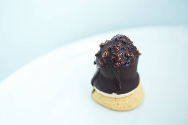 istock Nutty chocolate Italian kiss 175206813
