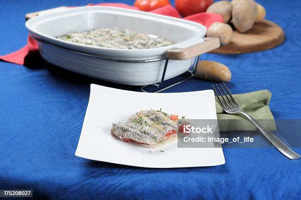 Sardines Horneado Con Verduras Foto de stock y más banco de imágenes de Al horno - Al horno, Alimento, Antioxidante