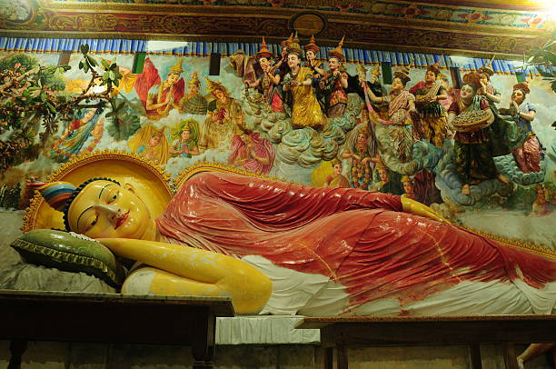 negombo, sri lanka. - reclining buddha foto e immagini stock