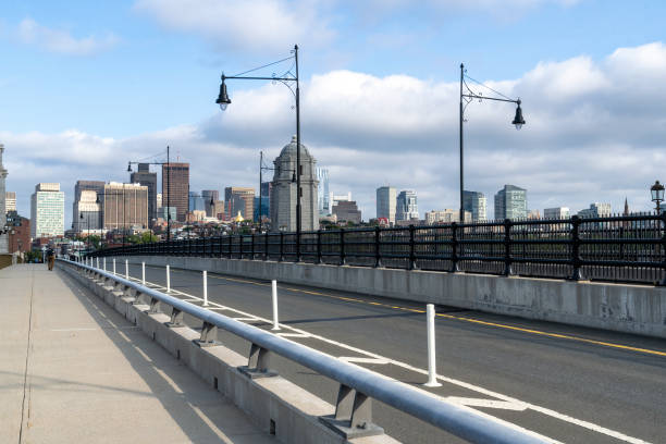 istock Craigie Bridge (Charles River Dam Bridge) in Boston 1752089551