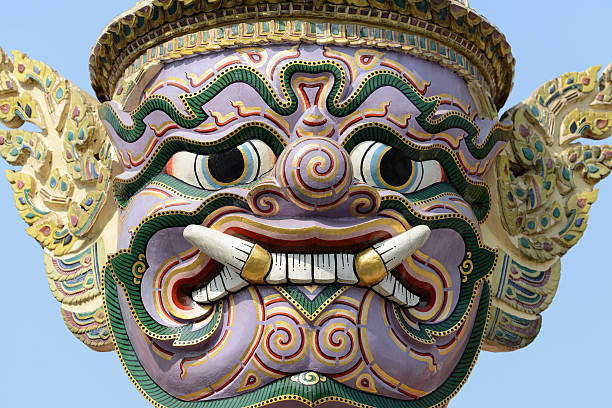 bangkok, o grand palace fera guardas rosto close-up, tailândia - bangkok thailand demon majestic - fotografias e filmes do acervo