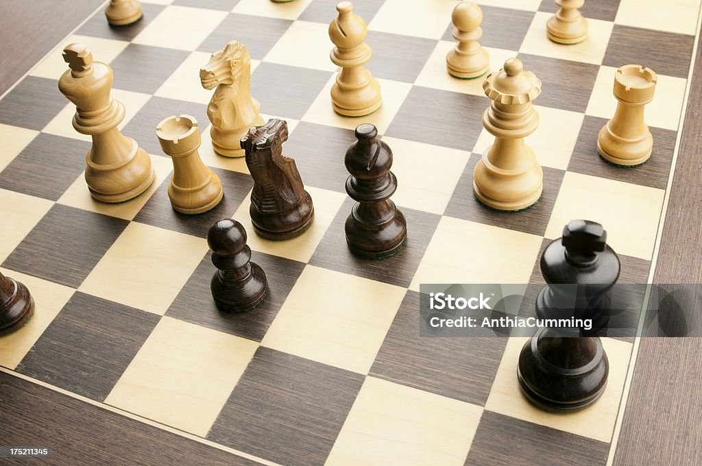 Xadrez Jogo Com O Rei Em Posição De Xequemate - Fotografias de stock e mais  imagens de Rei - Peça de Xadrez - Rei - Peça de Xadrez, Xadrez, Xeque-mate  - iStock