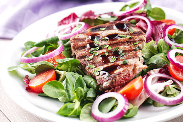 istock Fillet of beef with salad 175211988