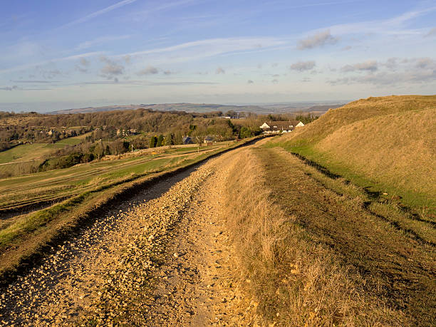 cleeve hill - hill cotswold grass moor photos et images de collection