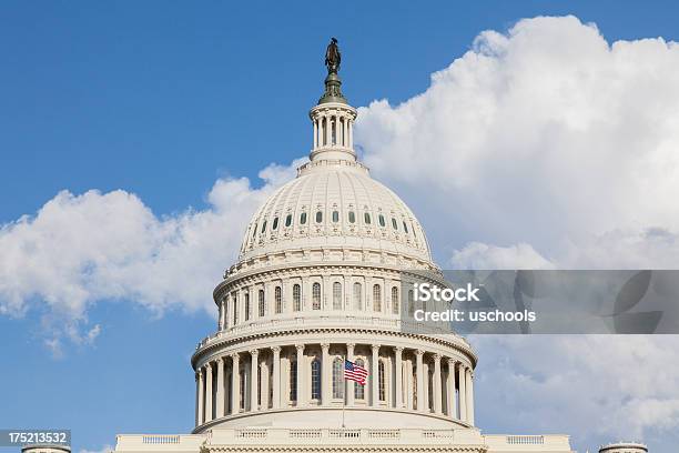 Nós Capitólio - Fotografias de stock e mais imagens de Capitólio - Capitol Hill - Capitólio - Capitol Hill, Domo, Ao Ar Livre