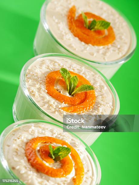 Cremige Tahini Dessert Stockfoto und mehr Bilder von Dessert - Dessert, Drei Gegenstände, Einzelner Gegenstand