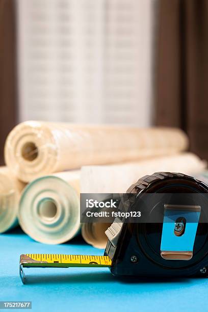 Foto de Rolos De Papel De Parede Para Reforma De Casa Fita Métrica e mais fotos de stock de Azul