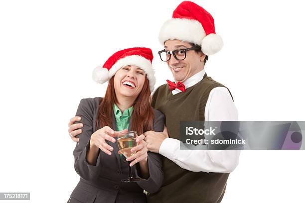 Foto de Escritório Nerd Ajudando Embriaguez Colega De Trabalho No Christmas Party e mais fotos de stock de Bêbado