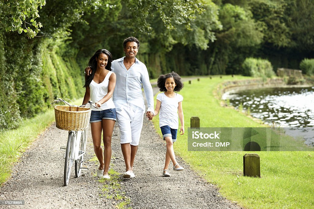 Afro-américaine famille profitant de vacances - Photo de Activités de week-end libre de droits