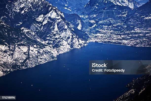 Meer Bay Stockfoto und mehr Bilder von Alpen - Alpen, Ansicht aus erhöhter Perspektive, Architektur