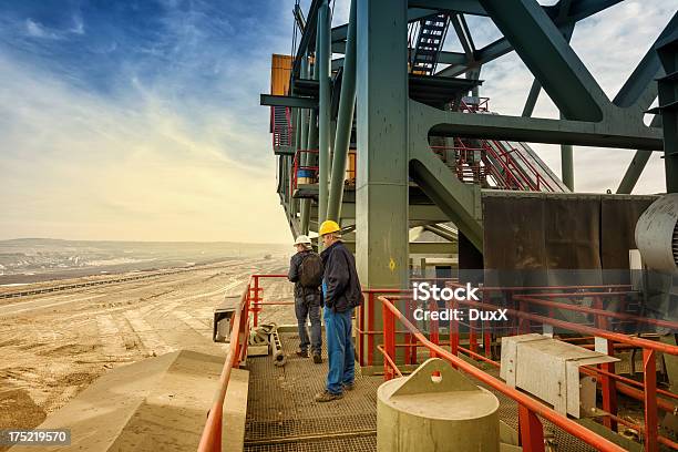 ヘビー鉱業産業労働者 - 鉱業のストックフォトや画像を多数ご用意 - 鉱業, ヘルメット, ヘルメット類