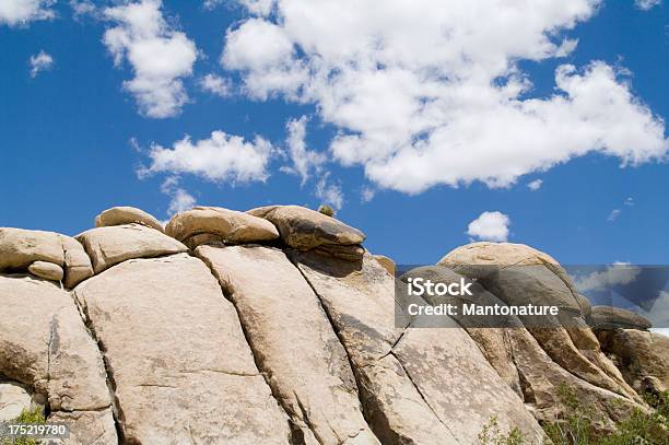 Parque Nacional Joshua Tree Foto de stock y más banco de imágenes de Aire libre - Aire libre, Arenisca, Azul