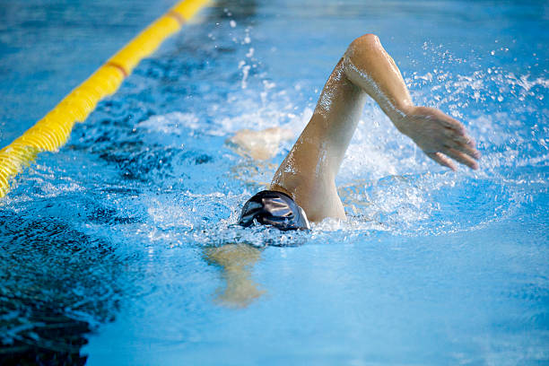 фронт crawl пловец - body care power swimming goggles swimming стоковые фото и изображения