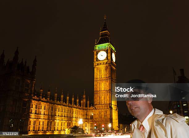 Foto de Stockbroker Em Westminster Bridge e mais fotos de stock de Adulto - Adulto, Adulto de idade mediana, Anglo-saxão