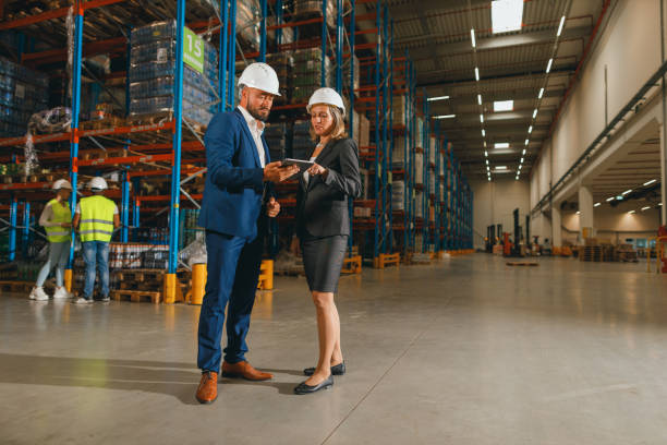 istock Businesspeople in the Warehouse 1752243254