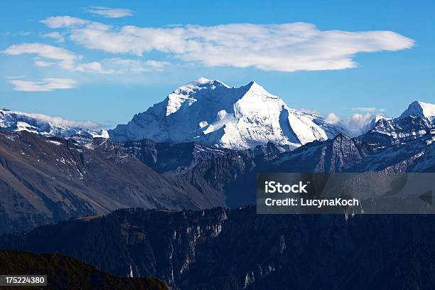 Foto de Outono Nas Montanhas e mais fotos de stock de Alpes europeus - Alpes europeus, Alpes suíços, Arbusto