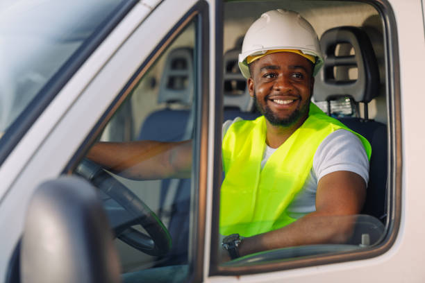 istock An African American delivery man 1752245199