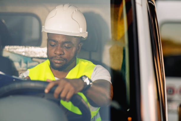 istock An African American delivery man 1752250181