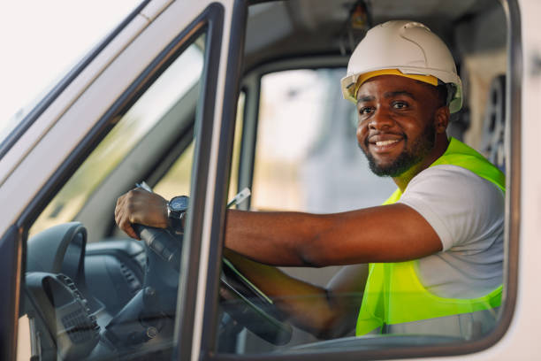 istock An African American delivery man 1752250635
