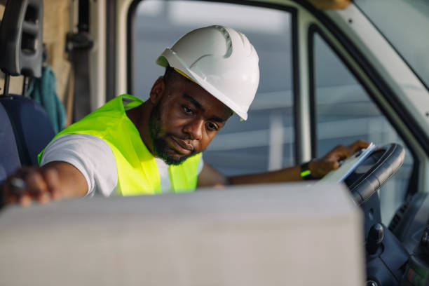 istock An African American delivery man 1752251326