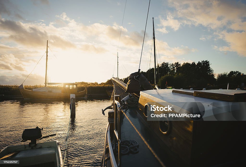 Boote gehen auf den Jachthafen - Lizenzfrei Fischen Stock-Foto