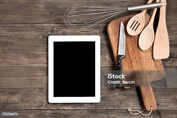 Küchenutensilien Die Mit Digitalen Tablet Stockfoto und mehr Bilder von Tablet PC - Tablet PC, Ansicht aus erhöhter Perspektive, Draufsicht
