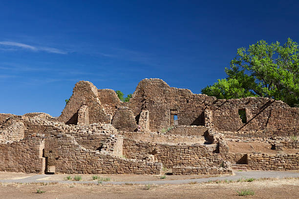 アステカ廃墟国定記念物 - aztec ruins national monument anasazi anasazi ruins dry ストックフォトと画像