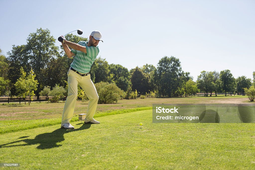 Teeing off com motorista - Royalty-free Brincar Foto de stock