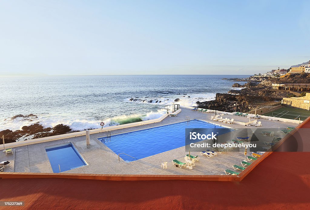 Piscina en atlantic - Foto de stock de Bañera caliente libre de derechos