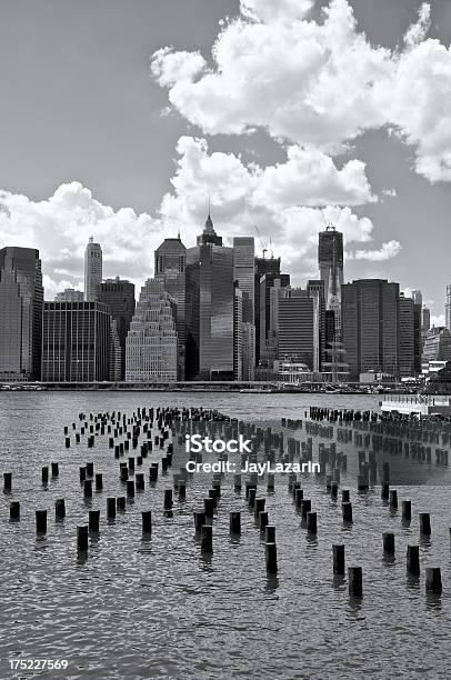 Foto de Vista Da Paisagem Urbana De Manhattan Brooklyn Heights Mar Cidade De Nova York e mais fotos de stock de Arranha-céu