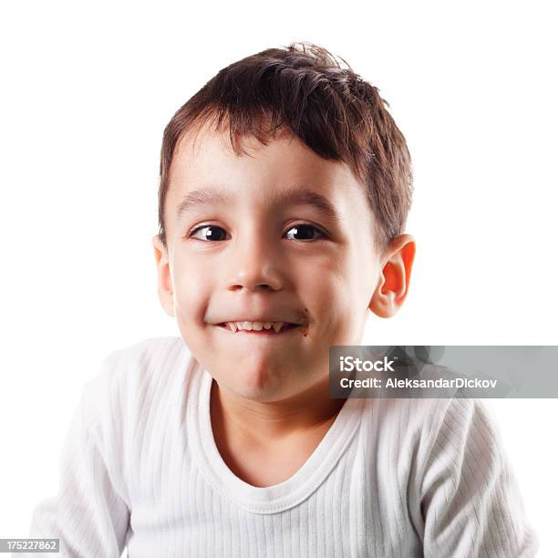 Criança Sorridente - Fotografias de stock e mais imagens de 2-3 Anos - 2-3 Anos, Aluno de Jardim de Infância, Beleza