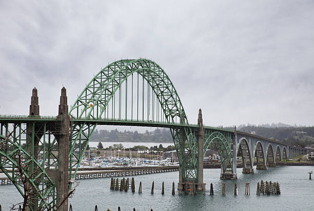 istock Yaquina Bay Bridge on The Oregon Coast 175229037
