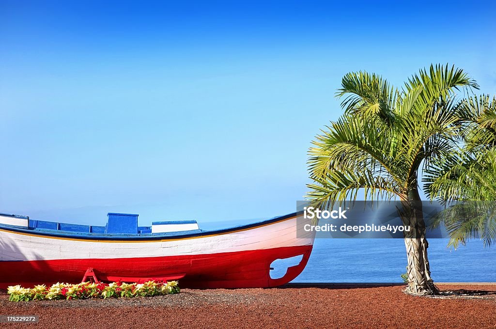 Маленький Старая лодка - Стоковые фото Тенерифе роялти-фри