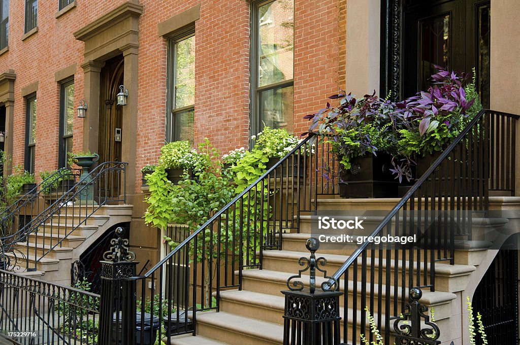 Los pasos principales para entradas de hogares en Brooklyn Heights - Foto de stock de Aire libre libre de derechos