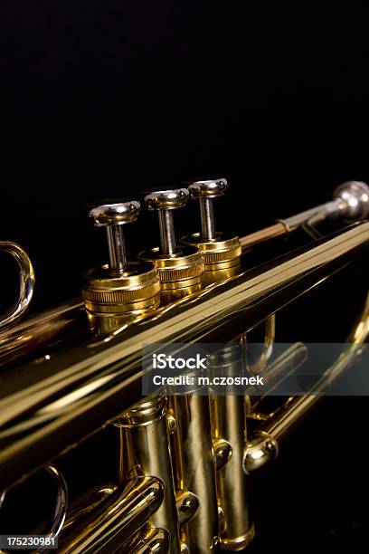 Utilizado Trompete - Fotografias de stock e mais imagens de Trompete - Trompete, Acabado, Antigo