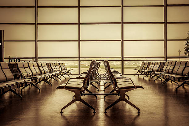 terminal lotniczy - sparse shanghai light corridor zdjęcia i obrazy z banku zdjęć