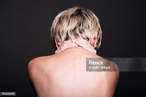 Ostry Ból W Szyi U Młodych Kobiet - zdjęcia stockowe i więcej obrazów Anatomia człowieka - Anatomia człowieka, Artretyzm, Bez koszulki