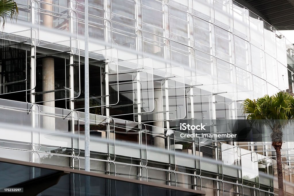 Exterior de vidro moderno edifício de escritórios - Foto de stock de Abstrato royalty-free